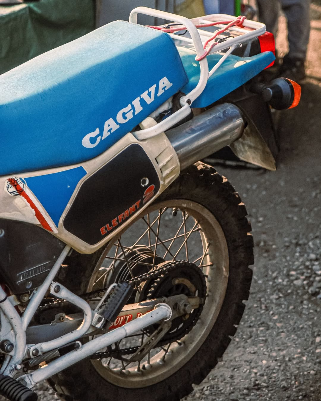 Motos